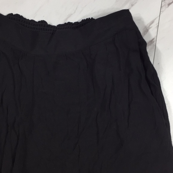 ⭐️ S MUDD BLACK BOHEMIAN CAPRI PANTS - Picture 2 of 4